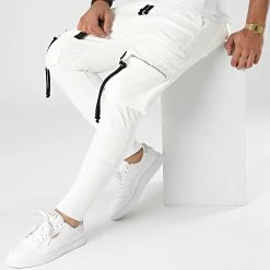 Tout neuf 😉 Jogger Pant Jean ES8068 Blanc de 2Y Premium 🥰 -2Y Premium Soldes 2y premium 287812 ES8068 R1 WHITE 20211011T141314 03