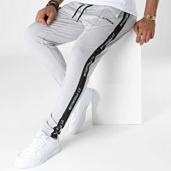 Acheter 😀 Pantalon Jogging A Bandes 2001 Gris de 2Y Premium 🥰 8 Acheter 😀 Pantalon Jogging A Bandes 2001 Gris de 2Y Premium 🥰 -2Y Premium Soldes 2y premium 327373 BYS 2001 1 LIGHT GREY 20220708T113111 03